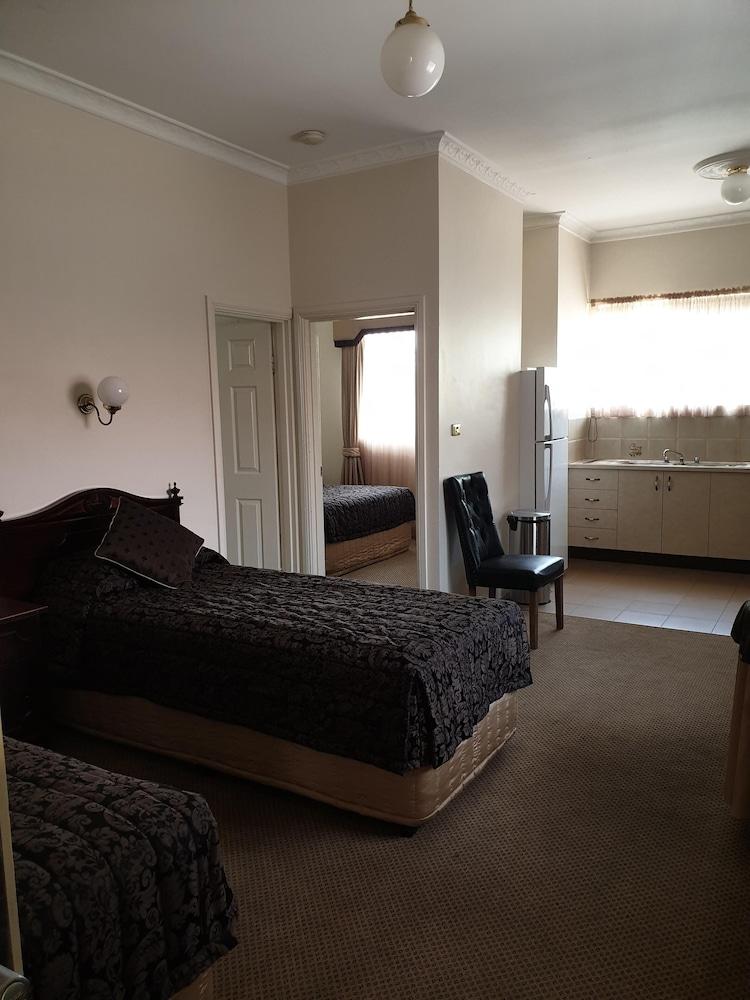 Australian Heritage Motor Inn Даббо Екстер'єр фото